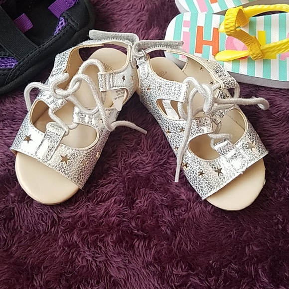 Lot 4 pair size 6 girls' summer shoes Gymboree - Picture 4 of 9